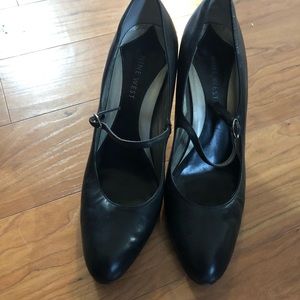 Nine west black leather heels